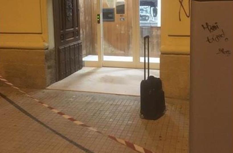 Lecce, allarme per un trolley in strada: era di una ballerina