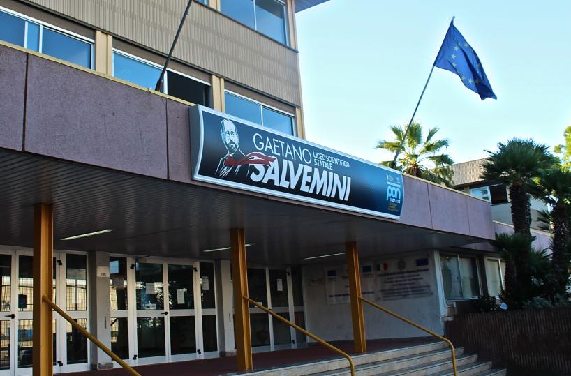 ingresso liceo Salvemini a Bari
