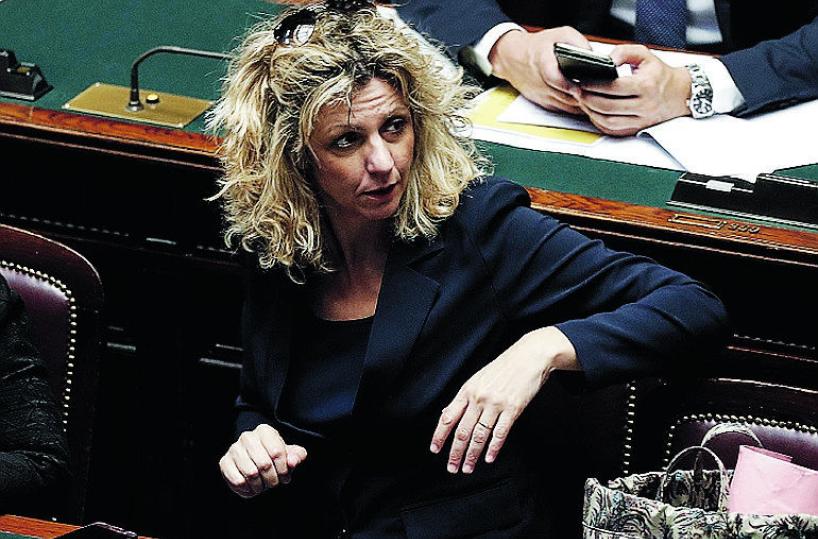 Lezzi: «Su vaccini e rom Salvini sbaglia. Nessun appoggio a Emiliano»