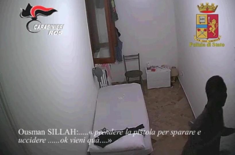 Isis, il ghambiano preso a Napoli era stato a Lecce: mimava uso del mitra