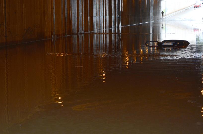 Bari, sottovia in tilt per la pioggiaallagata la cripta di San Nicola