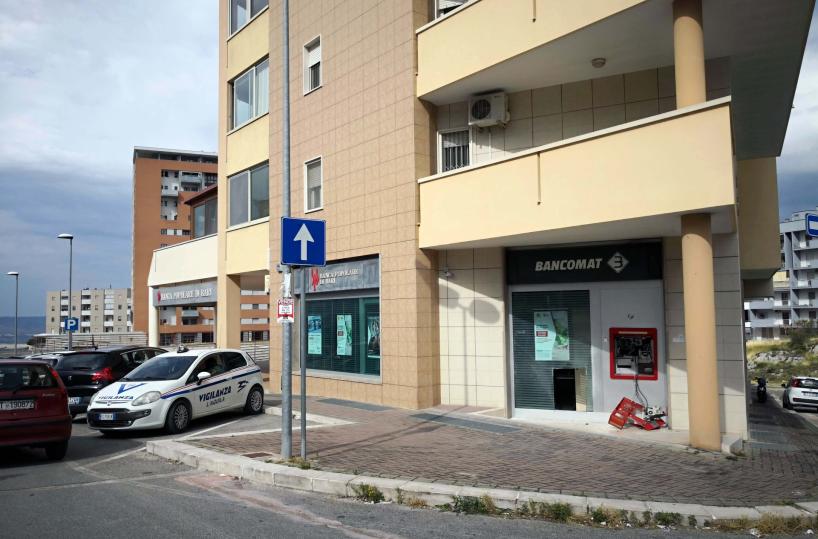 Furto in banca a Matera, bottino di circa 90 mila euro