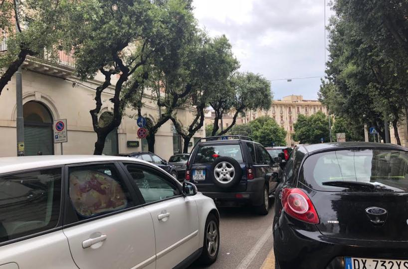 Pioggia e lavori paralizzano la città