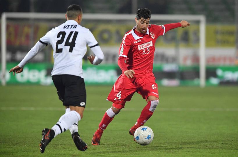 Bari, iscrizione e contributi la corsa a ostacoli del club