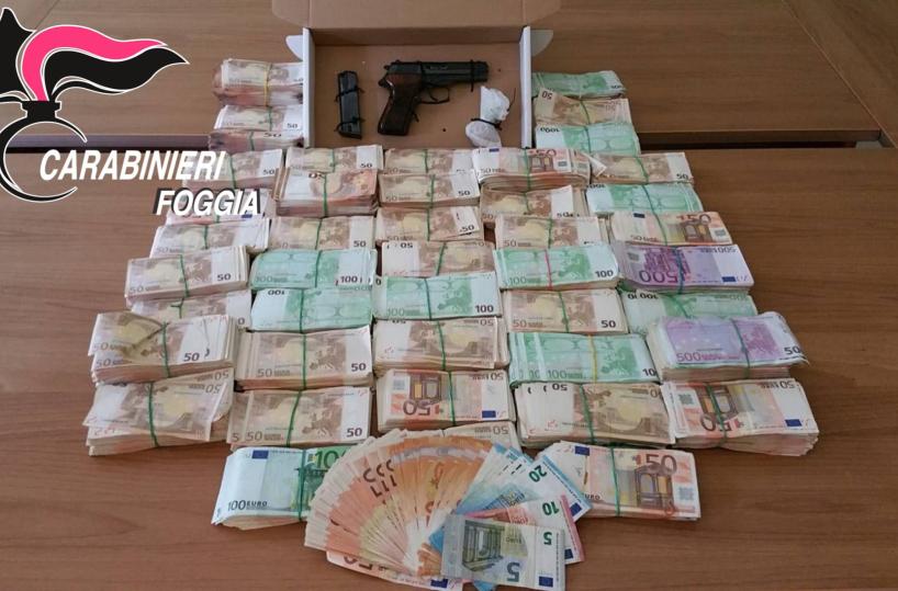 Ceringola, scoperta cassafortedella mala: 447mila € in contanti
