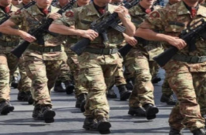 Albanese costretto a fare la «naja»in Italia: ora chiede la cittadinanza