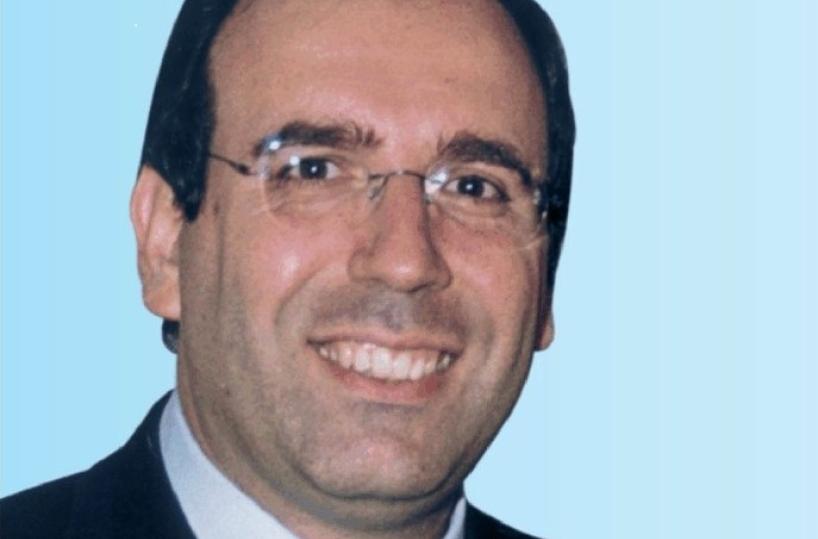 Il sindaco-medico e le doppie nozze d’oro con moglie e incarico