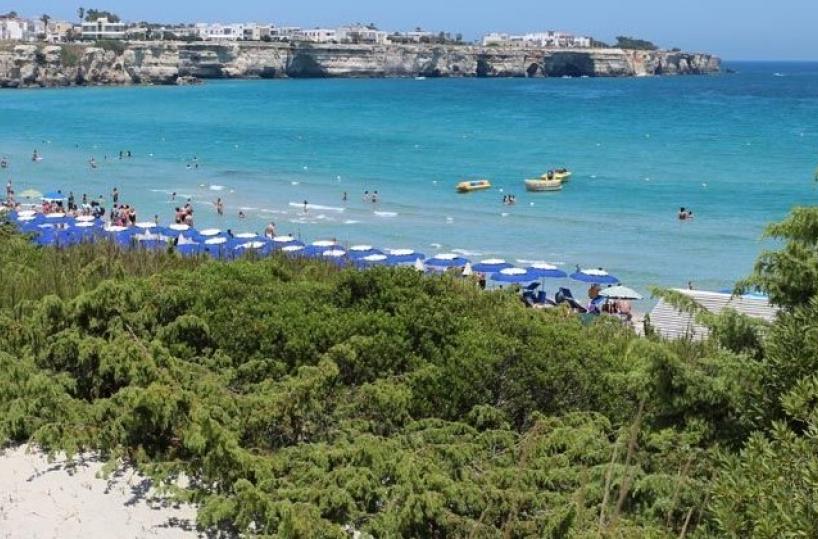 Torre dell'Orso, ragazzina denuncia«Violentata da due extracomunitari»