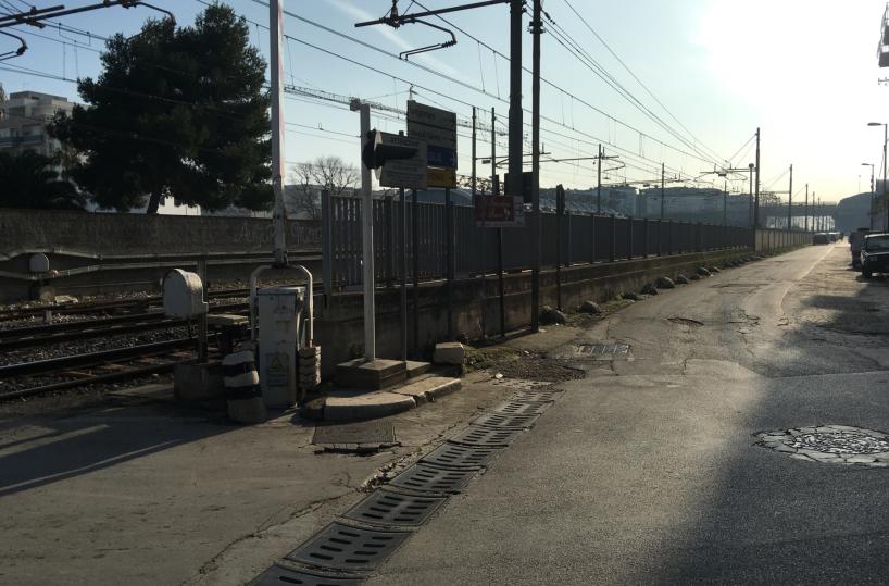 Trani, in arrivo un passaggio pedonale alternativo per attraversare i binari