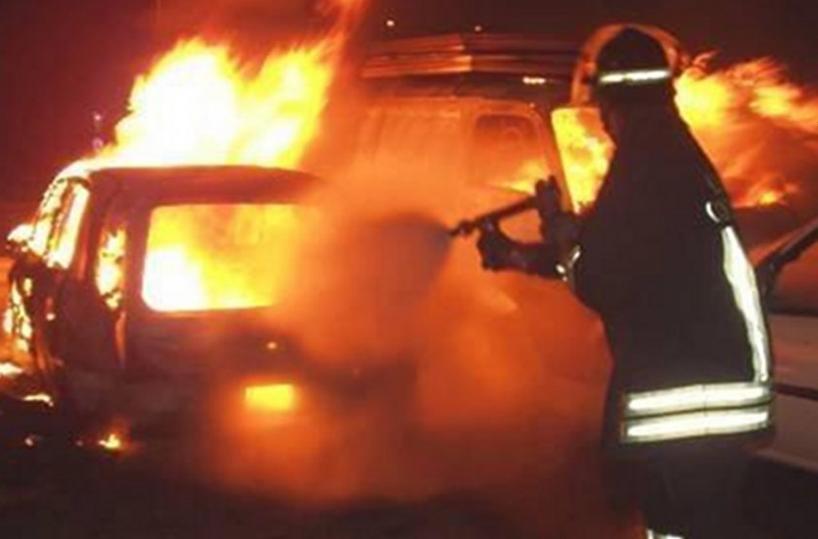Molfetta, fiamme in autodemolizione: distrutte alcune auto