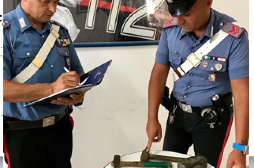 In cinque rapinano distributore di benzina e pizzeria, rubando contanti e 200 pacchetti di sigarette: arrestati