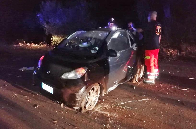 Va fuori strada con l'automuore un 44enne leccese