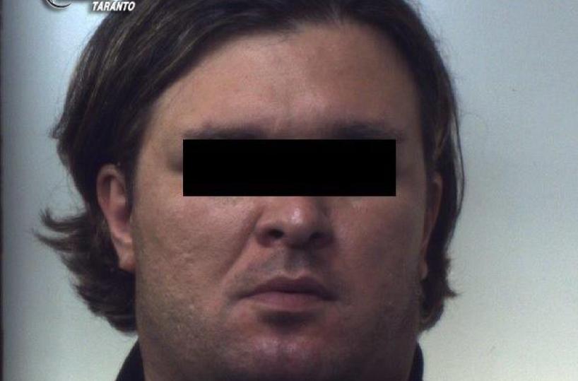 Non paga l'affitto e accoltellal'amico della padrona di casa