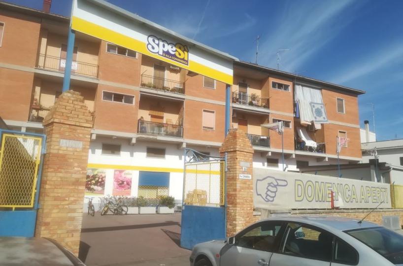 Policoro, rapina con spari al supermercato in centro: in fuga con 6mila euro