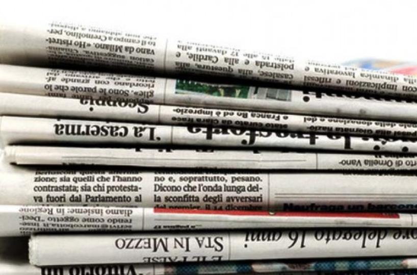 Poveri giornali tele-sfruttati, web-depredati e poli-bersagliati