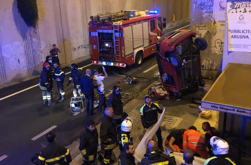 Bari, auto contro un muro in via Napoli: muore 26enne