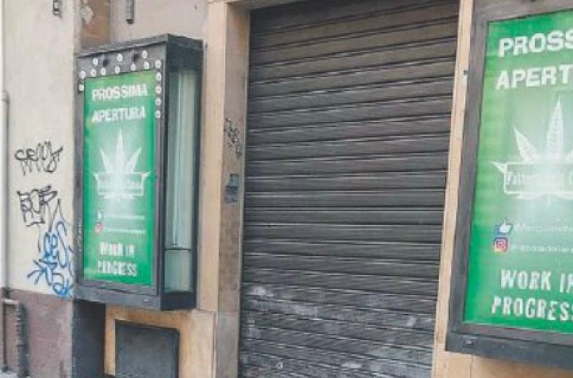 Marijuana legale, il negozio troppo vicino alla scuola