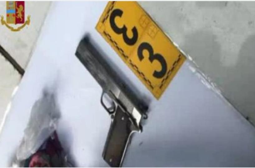 Fermati a Bari i presunti proprietari di un arsenale trovato un anno fa