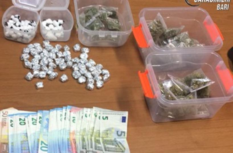 In casa 200 dosi di droghe di tutti i tipi, un arresto a Bitonto