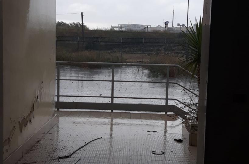 Brindisi, devastato e saccheggiato il campo di calcio del rione Perrino