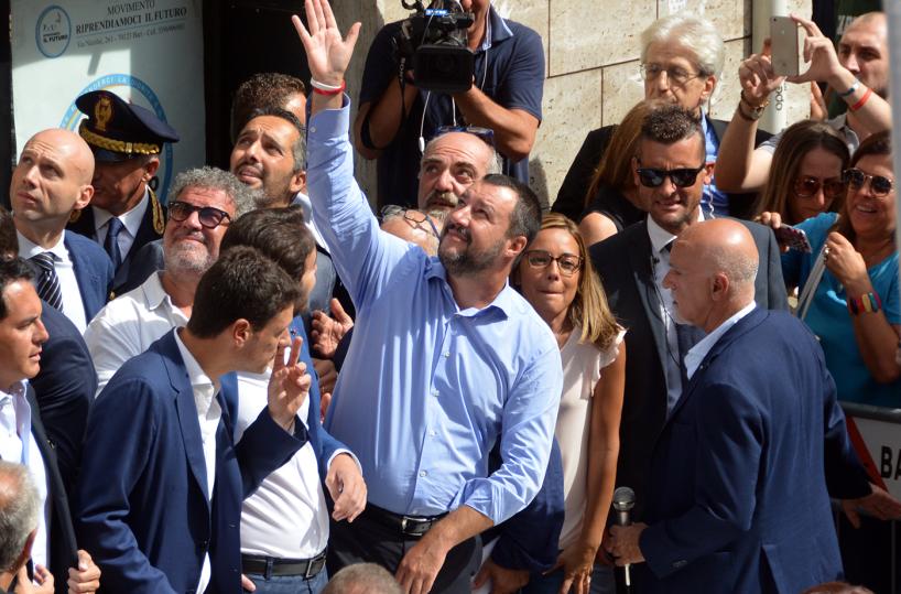 Aggressione corteo antifascista, Salvini: «Colpevoli paghino»