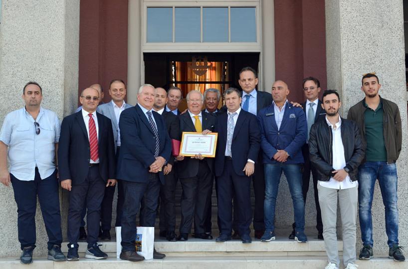 Il fotografo barese Luca Turi riceve la cittadinanza onoraria di Durazzo 