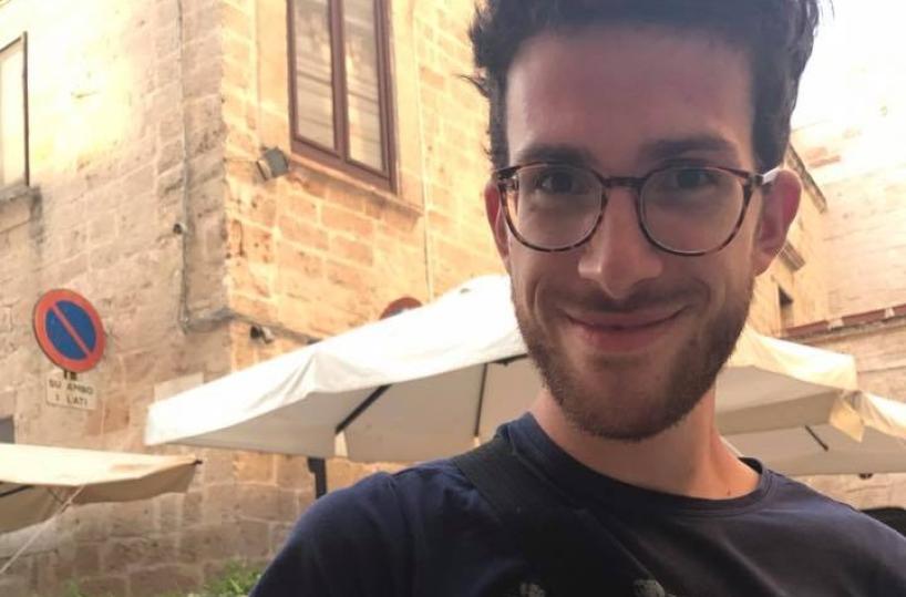 Ha la dislessia ma si laurea in matematica: la forza di Matteo, 25enne salentino