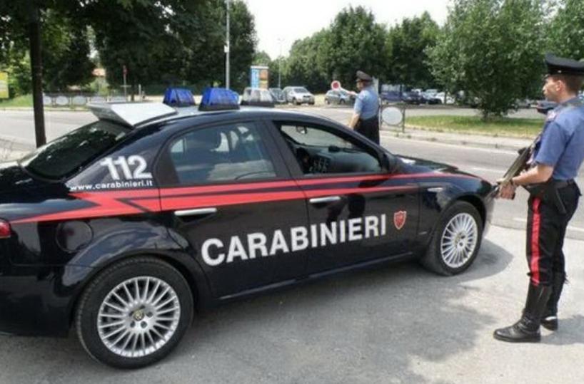 L'avvocato non va in udienza, lo minaccia con pistola: arrestato a Barile