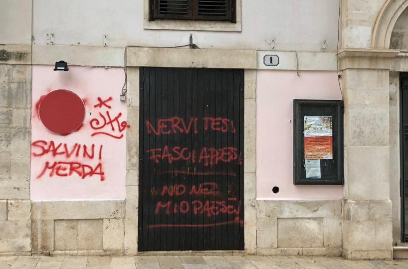 Gioia del Colle, raid vandalico contro sede Lega