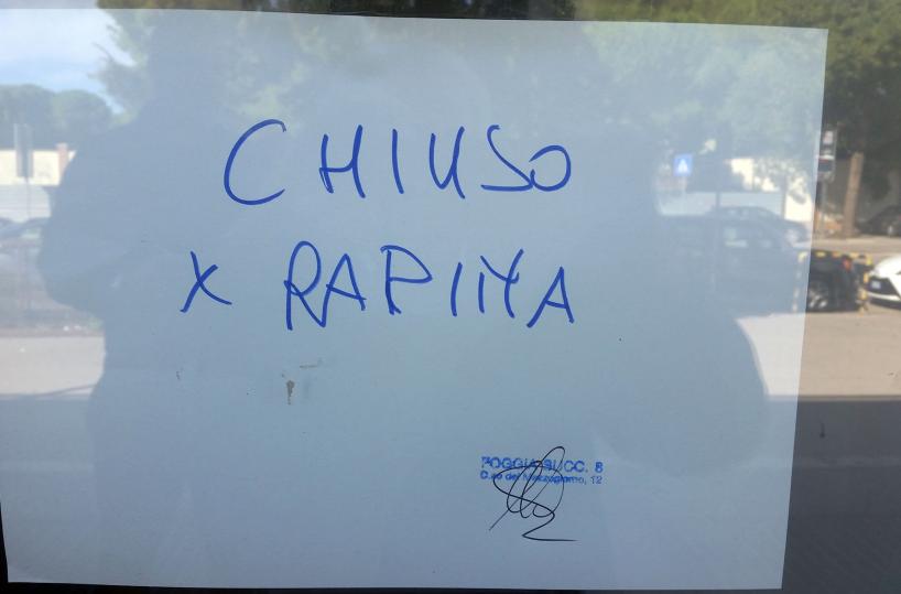 Foggia, rapinano le Poste ma il bottino è di soli 40 euro