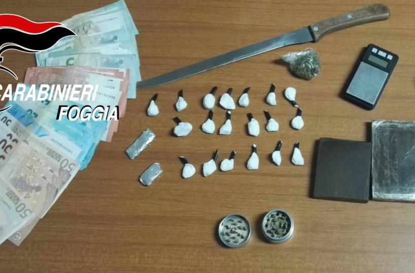 Droga nel distributore di snack, arresto in una sala giochi