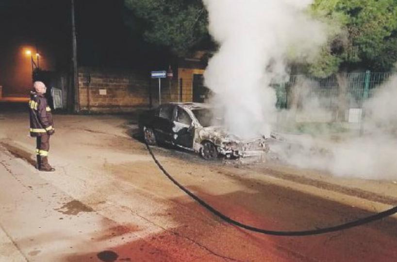 Torre S.Susanna, a fuoco auto di un giornalista