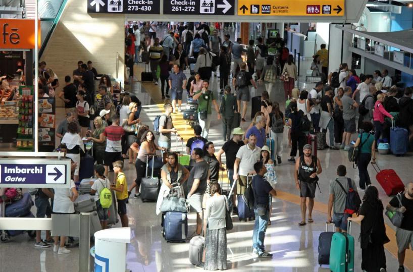 Fiumicino, coppia di Potenza ruba borsa con 2kg d'oro e 3mila euro, rintracciati