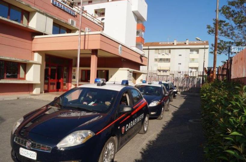 Evade dai domiciliari per incontrare donna che perseguita
