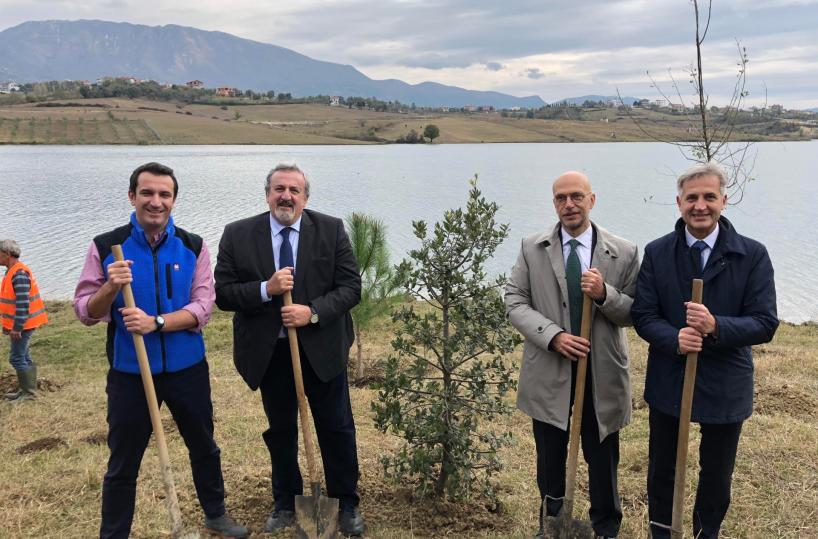 A Tirana il «Bosco Puglia»: donati 3mila ulivi per l'Orbitale da 3 milioni di alberi