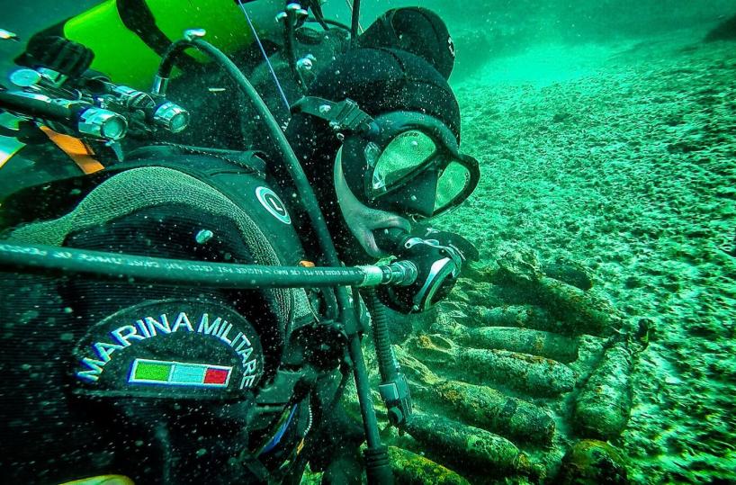 Palombari Marina e artificieri Esercito lavoro congiunto nel porto di Molfetta