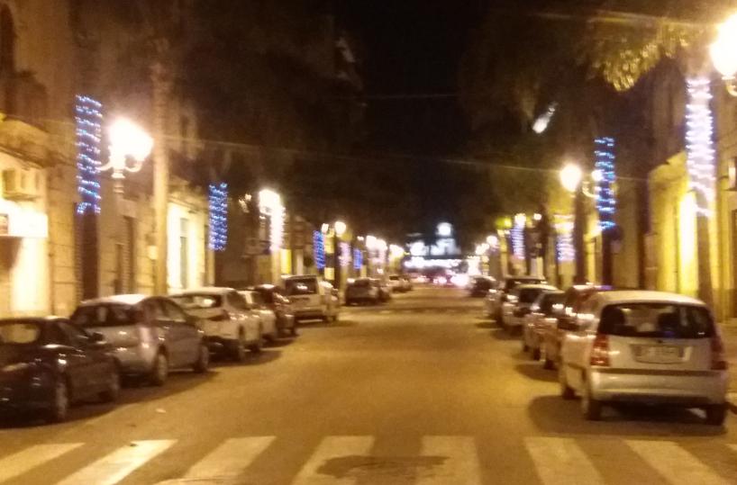 Luminarie sì, ma non per tutti: ed è subito polemica a Brindisi