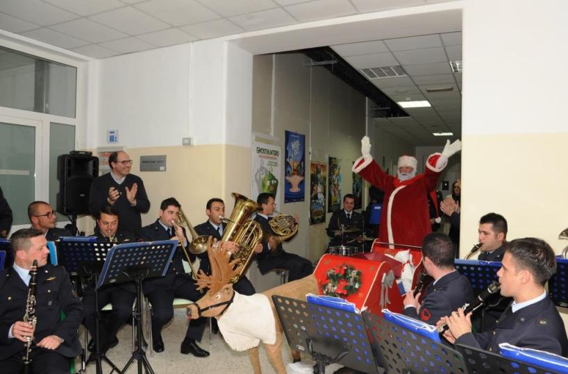 Bari, concerto di Natale per i bambinidel reparto pediatrico oncologico