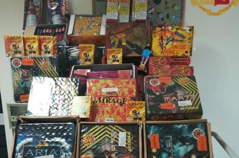 Taranto, polizia sequestra 200kg di botti pericolosi