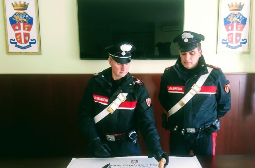 Taranto, vendeva reperti archeologici per strada: denunciato 61enne