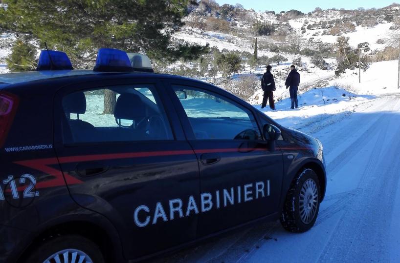 Pulsano, carabinieri salva bimbo disabile che vagava tra la neve