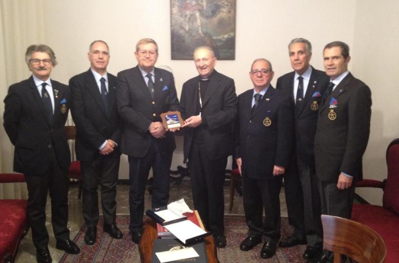 Bari, associazione Arma Aeronauticaincontra l'arcivescovo Cacucci
