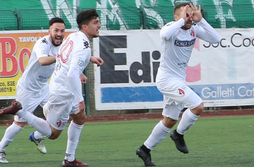 Il Troina batte la Turris per 2-1il Bari ha 12 punti di vantaggio