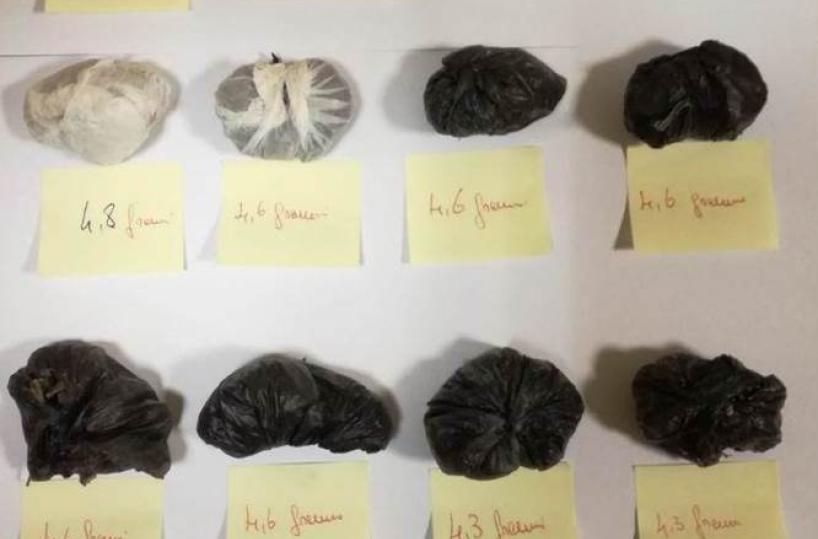 Brindisi, spacciava davanti a scuola media: arrestato 27enne