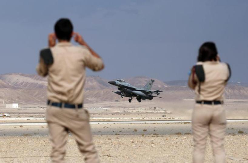 Israele testa sistema missilistico sul MediterraneoL'Iran lancerà  in orbita un satellite a febbraio 