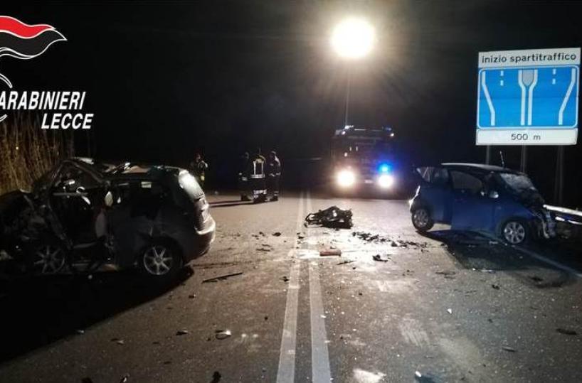 Scontro tra due auto nel basso Salento: muoiono due donne nella notte