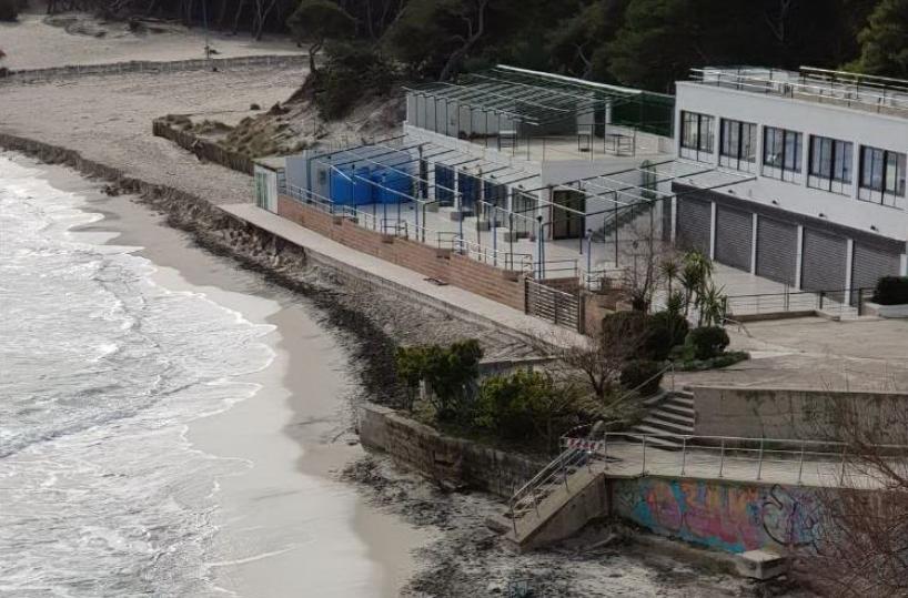 Sparita spiaggia di Torre dell'Orso: sos di Federbalneari