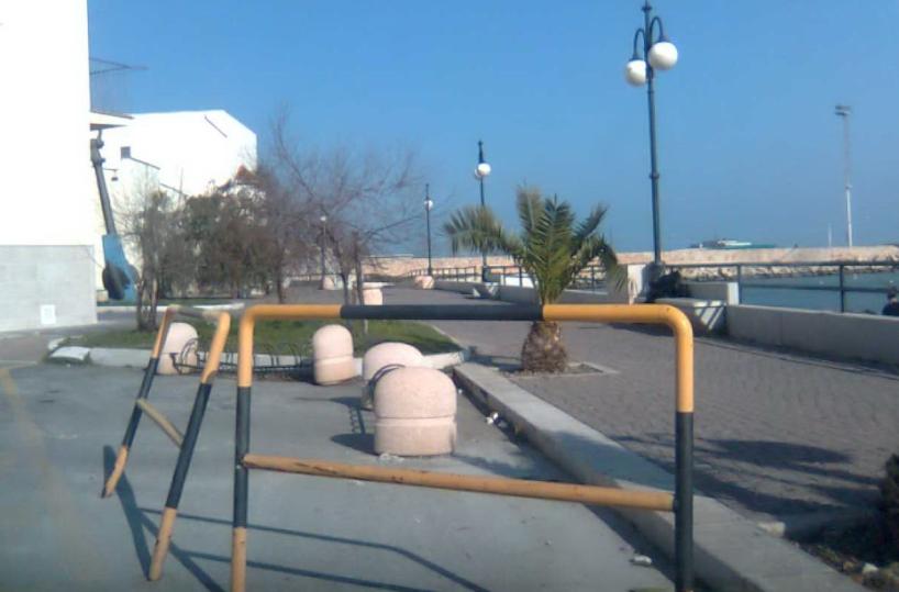Concessione balneare revocata, ma non sgomberano il lido: sequestro nel Foggiano