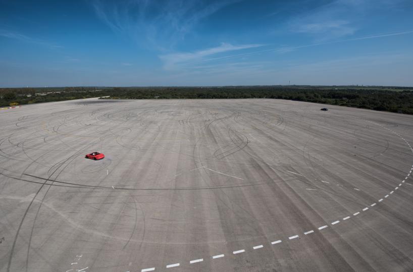 Nard&ograve;, la Porsche investe sulla pista circolare: &laquo;Un anello unico al mondo&raquo;