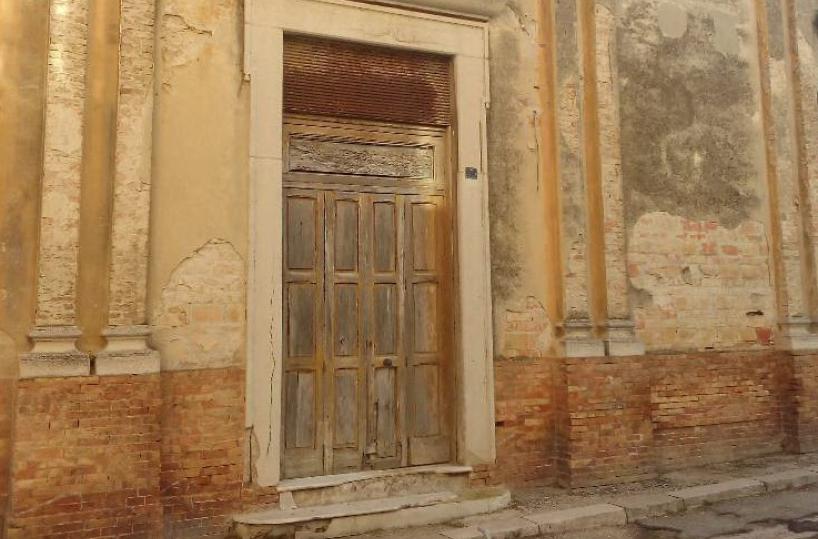 Lucera, nessuna speranza di recupero del teatro Politeama